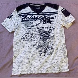 Vertical Sport Vintage Men Graphic V-Neck T-Shirt Size Medium